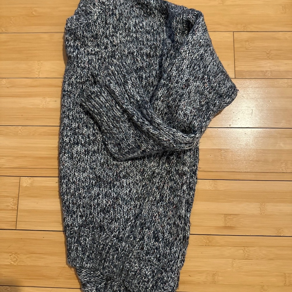 Small Loft Sweater - Picture 2 of 2